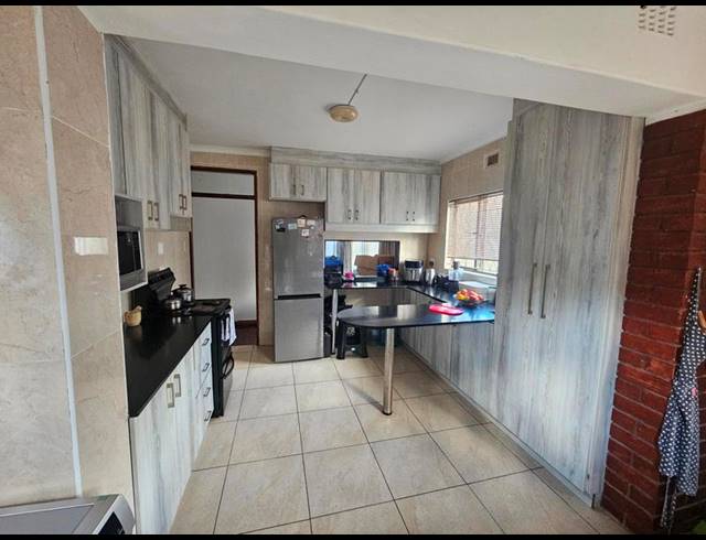 3 BEDROOM PROPERTY TO RENT IN OVERPORT